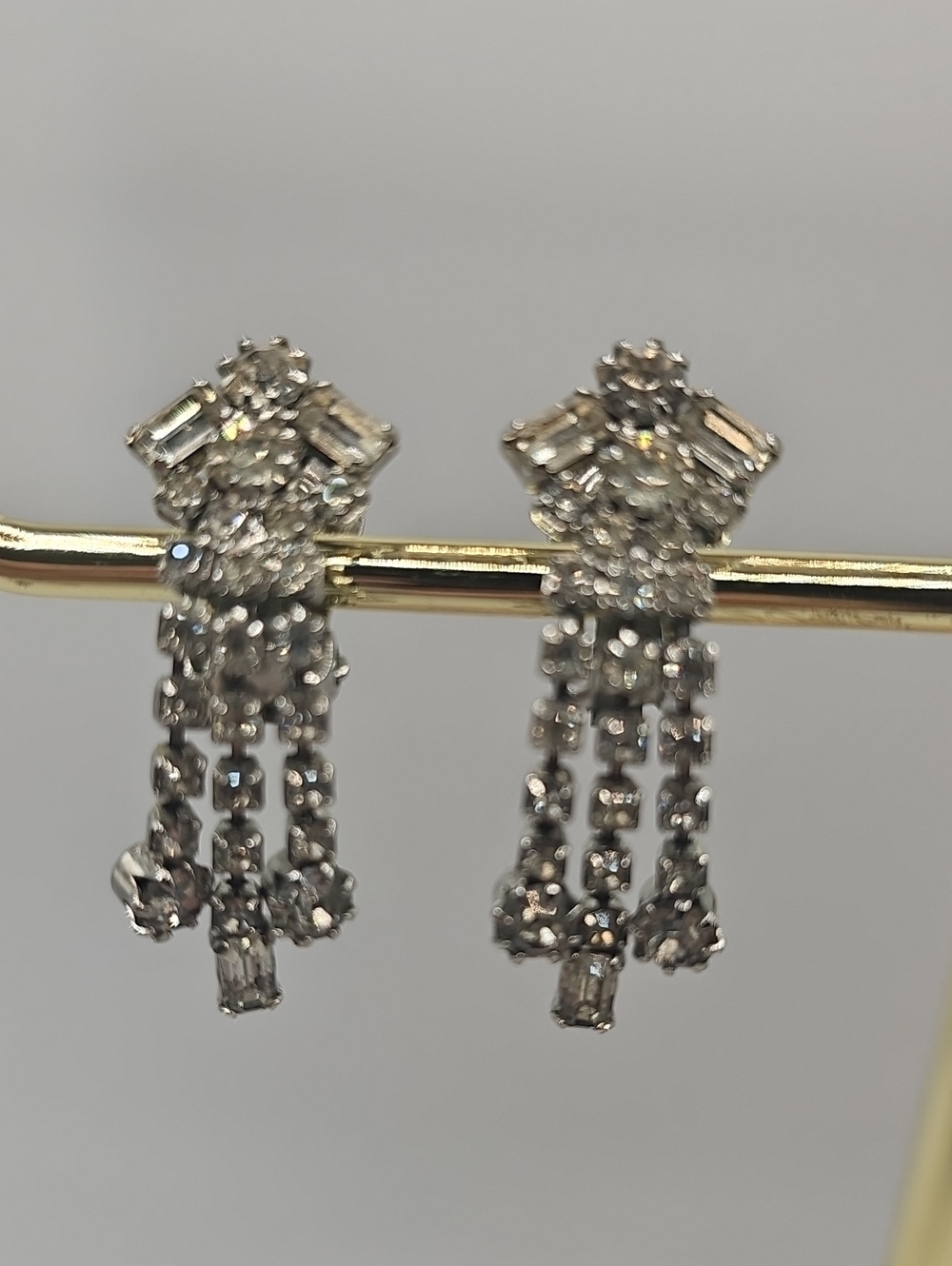 Vintage Weiss Mid Century Crystal Rheinestone Drop Dangle Earring